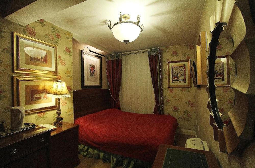 Opulence Central Hotel